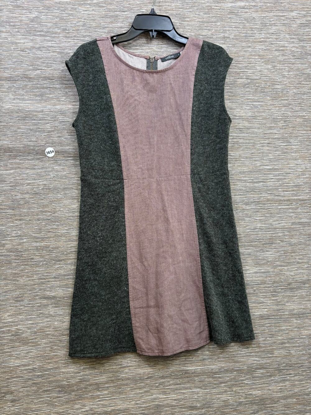 THEME Knit Sweater Dress Womens L Colorblock Black Pink Cap Sleeve Knee Length